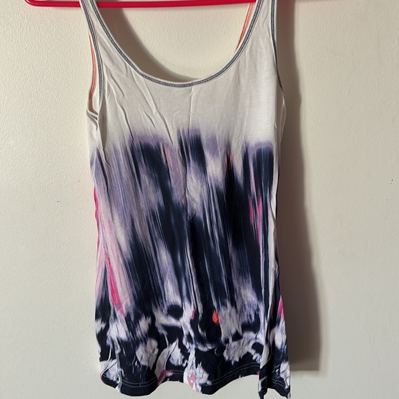 Lululemon top - Picture 2 of 3